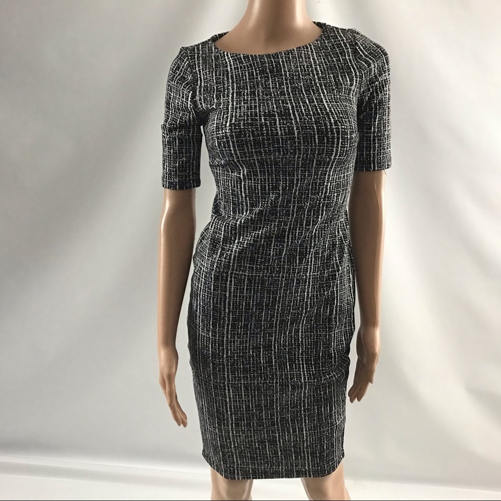 A Pea In The Pod Textured Bodycon Maternity Dress
